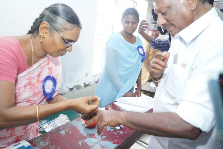 Former TN CM and Ramanathapuram candidate O Panneerselvam cast his vote in Theni district  (Credit: Special Arrangement)