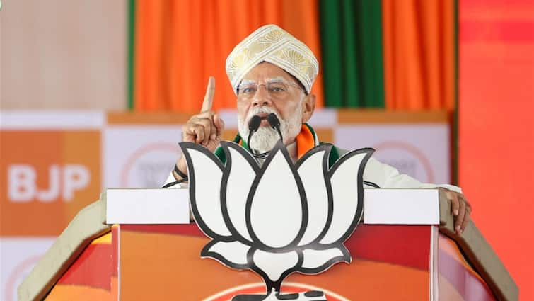 Narendra Modi Hajj quota visa rules Saudi Arabia Lok Sabha Elections Aligarh 'Only Influential People Would Get Chance': PM Modi Says Centre Increased Hajj Quota, Made Visa Rules Easier