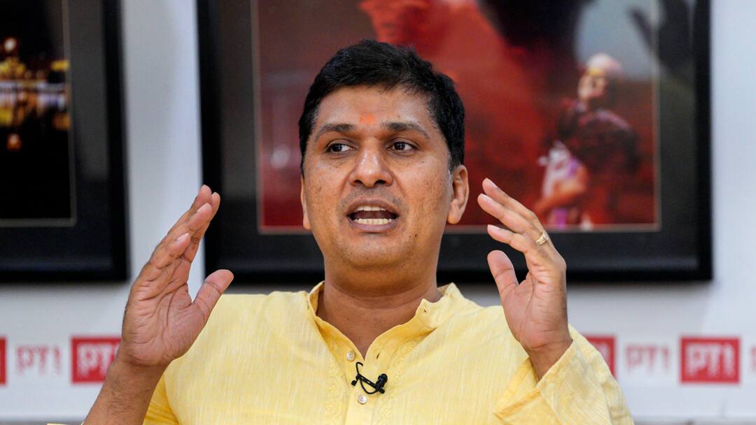 सौरभ भारद्वाज का आरोप- 'CM अरविंद केजरीवाल की जेल में धीरे-धीरे की जा रही हत्या' Saurabh Bharadwaj ask people of Delhi you trust Tihar jail administration Arvind Kejriwal News सौरभ भारद्वाज का आरोप- 'CM अरविंद केजरीवाल की जेल में धीरे-धीरे की जा रही हत्या'