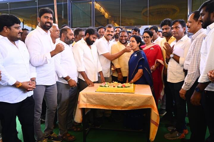 చంద్రబాబు పుట్టిన రోజు వేడుకల్లో భువనేశ్వరి