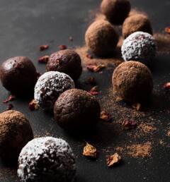 डार्क चॉकलेट से बनाएं ये स्वादिष्ट स्वीट डिजर्ट्स