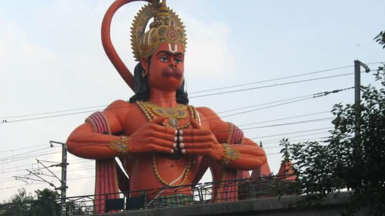 karol bagh hanuman temple in delhi nearby metro station know interesting facts of it Hanuman Jayanti 2024: 108 फीट ऊंची हनुमान प्रतिमा का करें दर्शन, कई मूवी और सीरियल में भी आईं नजर