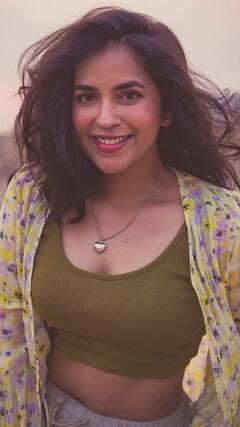 Komalee Prasad: తెలుగమ్మాయి స్టన్నింగ్ పిక్స్- నవ్వుతోనే చంపేస్తోందిగా!