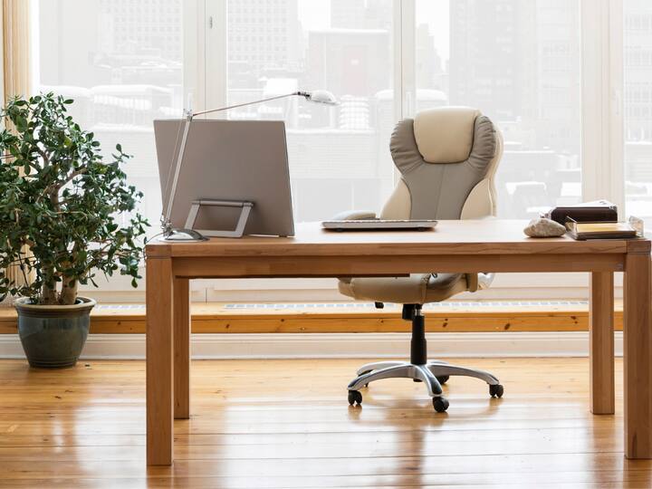 4. Prioritise Comfort and Ergonomics: Long hours spent hunched over a laptop can wreak havoc on your posture. Invest in an ergonomic chair that provides good lumbar support, adjustable features like headrests, armrests, and seat height, and a and a breathable mesh back, catering to your various ergonomic preferences and keeping you comfortable throughout the workday. (Image source: getty images)