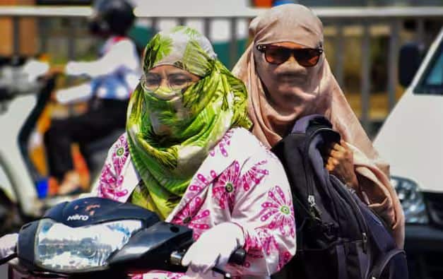 ਸ਼ੁੱਕਰਵਾਰ (19 ਅਪ੍ਰੈਲ) ਨੂੰ ਦਿੱਲੀ ਵਿੱਚ ਵੱਧ ਤੋਂ ਵੱਧ ਤਾਪਮਾਨ 39.4 ਡਿਗਰੀ ਸੈਲਸੀਅਸ ਦਰਜ ਕੀਤਾ ਗਿਆ, ਜੋ ਇਸ ਸੀਜ਼ਨ ਦੇ ਔਸਤ ਨਾਲੋਂ ਤਿੰਨ ਡਿਗਰੀ ਵੱਧ ਸੀ।