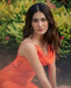 Amyra Dastur PHOTO: નવા ફોટોશૂટમાં અમાયરા દસ્તુરે કેમેરા સામે આવ્યા કિલર પોઝ