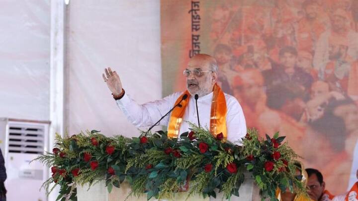 इस दौरान अमित शाह ने सम्बोधित करते हुए कहा कि कांग्रेस एससी एसटी आरक्षण खत्म करने के नाम पर भ्रम फैला रही है मैं, में कह रहा हूं हिंदुस्तान में कभी भी एससी और एसटी का आरक्षण खत्म नहीं होगा. उन्होंने कहा कि कोटा बूंदी लोकसभा क्षेत्र से ओम बिरला को विजई बनाकर भेजें और यहां के कामों की जिम्मेदारी वह पूरी करेंगे.