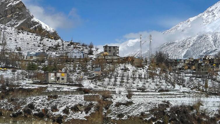 Himachal Pradesh: Rain, Snowfall Trigger Closure Of 104 Roads And three Highways. Yellow Alert Issued