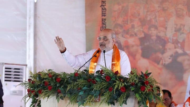 बीजेपी प्रत्याशी ओम बिरला ने भी कहा कि कोटा में जैसे ही डीपीआर बन जाएगी हवाई सेवा का सपना पूरा होगा. कांग्रेस ने 8 माह तक पैसा जमा नहीं कराया, भजन लाल सरकार आते ही पैसा जमा हुआ. हर खेत को पानी मिलेगा और जो क्षेत्र सिंचित नहीं है उसे सिंचित किया जाएगा. आने वाले समय में हाड़ौती वह क्षेत्र होगा जहां हर खेत को पानी होगा. 