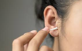 ਜਿਵੇਂ ਕਿ ਇਹ ਕੰਨ ਦੀਆਂ ਨਲੀਆਂ ਤੱਕ ਪਹੁੰਚਦਾ ਹੈ ਅਤੇ ਅੰਦਰੋਂ ਇਨ੍ਹਾਂ ਹਿੱਸਿਆਂ ਨੂੰ ਪ੍ਰਭਾਵਿਤ ਕਰਦਾ ਹੈ, ਜਿਸ ਕਾਰਨ ਲਾਗ ਤੇਜ਼ੀ ਨਾਲ ਫੈਲਦੀ ਹੈ। ਜੇਕਰ ਲਾਗ ਲੰਬੇ ਸਮੇਂ ਤੱਕ ਬਣੀ ਰਹਿੰਦੀ ਹੈ, ਤਾਂ ਇਹ ਤੁਹਾਡੀ ਸੁਣਨ ਸ਼ਕਤੀ ਨੂੰ ਵੀ ਪ੍ਰਭਾਵਿਤ ਕਰ ਸਕਦੀ ਹੈ।