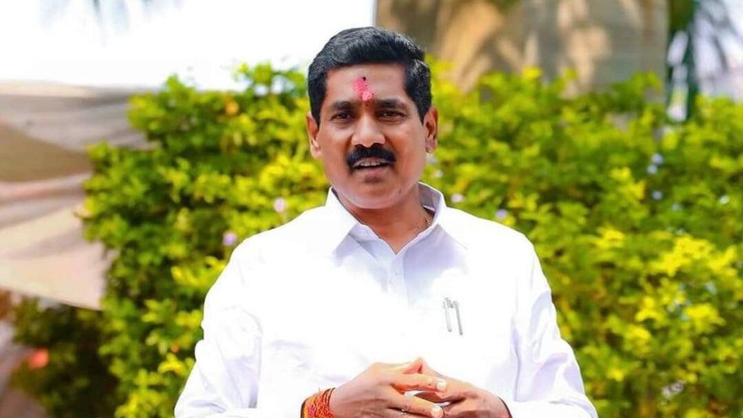 Bajrang Sonwane : बजरंग सोनवणेंचं ठरलं! उमेदवारी अर्ज दाखल करण्याचा मुहूर्त सांगत घेतला मोठा निर्णय, मुंडे बहिण-भावावरही डागली तोफ Bajrang Sonwane will file nomination form for Beed Lok Sabha Election Bajrang Sonwane Slams Dhananjay Munde and Pritam Munde Maharashtra Politics Marathi News Bajrang Sonwane : बजरंग सोनवणेंचं ठरलं! उमेदवारी अर्ज दाखल करण्याचा मुहूर्त सांगत घेतला मोठा निर्णय, मुंडे बहिण-भावावरही डागली तोफ