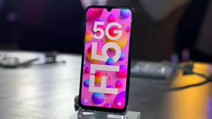 ਇਹ ਸਮਾਰਟਫੋਨ ਫੁੱਲ HD+ ਸੁਪਰ AMOLED ਡਿਸਪਲੇਅ ਨਾਲ ਆਉਂਦਾ ਹੈ। ਇਸ ਵਿੱਚ 50MP ਮੁੱਖ ਲੈਂਸ ਦੇ ਨਾਲ ਇੱਕ ਟ੍ਰਿਪਲ ਰੀਅਰ ਕੈਮਰਾ ਸੈੱਟਅਪ ਹੈ। ਹੈਂਡਸੈੱਟ ਐਂਡ੍ਰਾਇਡ 14 'ਤੇ ਆਧਾਰਿਤ OneUI 'ਤੇ ਕੰਮ ਕਰਦਾ ਹੈ। ਆਓ ਜਾਣਦੇ ਹਾਂ ਇਸਦੀ ਕੀਮਤ ਅਤੇ ਹੋਰ ਵੇਰਵੇ।