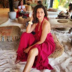 Hamsa Nandini: పింక్‌ డ్రెస్‌లో హాట్‌ బీట్‌ పెంచుతున్న హంసా నందిని - అందంతో మతిపోగోడుతున్న'మిర్చి' బ్యూటీ