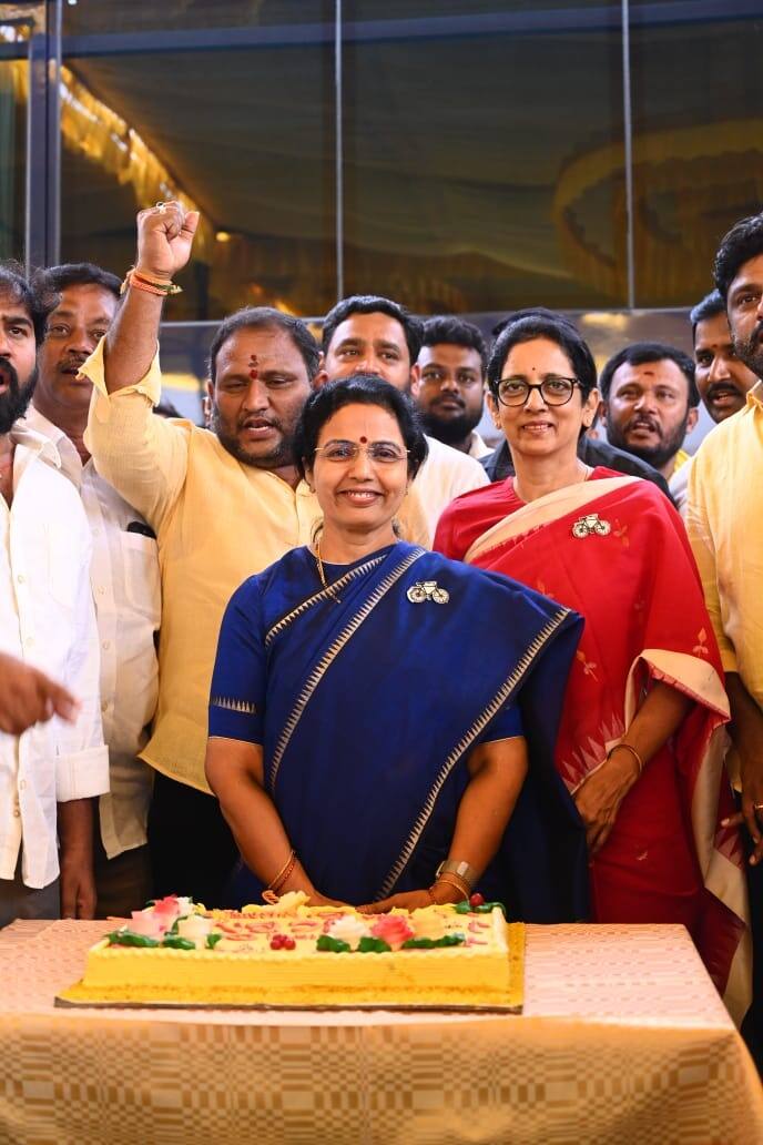 చంద్రబాబు పుట్టినరోజు వేడుకల్లో భువనేశ్వరి