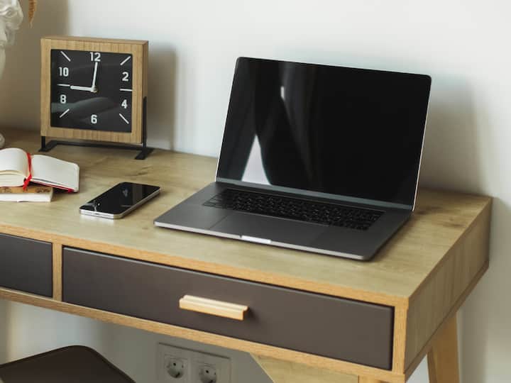 5. Functionality Meets Style: Your desk is the centrepiece of your home office. Choose one that complements your space and prioritises functionality with ample work surface and storage options, perfect for multitaskers who need to spread out. (Image source: getty images)