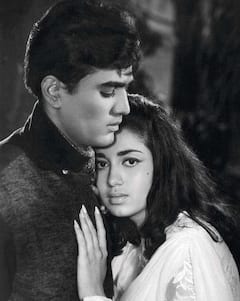 6 बार बन चुकी हैं एक ही नाम की फिल्में...जब पर्दे पर आई लोगों में बैठा डर और दहशत, जानें नाम और कमाई