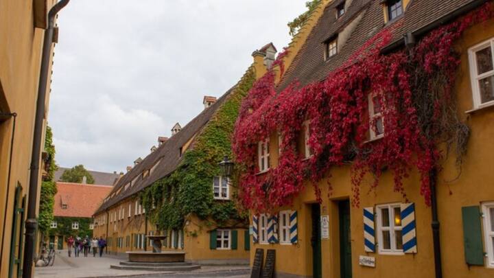 ১৫২১ সাল থেকে, গত ৫০০ বছরে ফুগাহায় ভাড়া বাড়েনি বলে জানা দিয়েছে। কিন্তু কেন এমন ব্যতিক্রম? এর নেপথ্যেও রয়েছে কাহিনি। পিক্সাবে