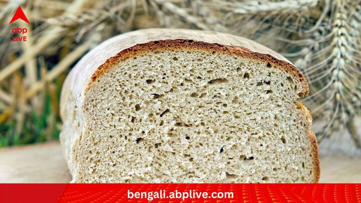 পাঁউরুটি সংরক্ষণের ক্ষেত্রেও ফ্রিজই আমাদের ভরসা। কিন্তু জানেন কি, ফ্রিজে রাখা পাঁউরুটি শক্ত হয়ে যেতে পারে।ফলে সেটি চিবোনো কঠিন হয়ে ওঠে।  (ছবি:PIXABAY)