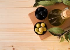 Hair Care Tips: नीम का तेल बालों को बना देगा मजबूत, घना और चमकदार, ऐसे करें इसका इस्तेमाल