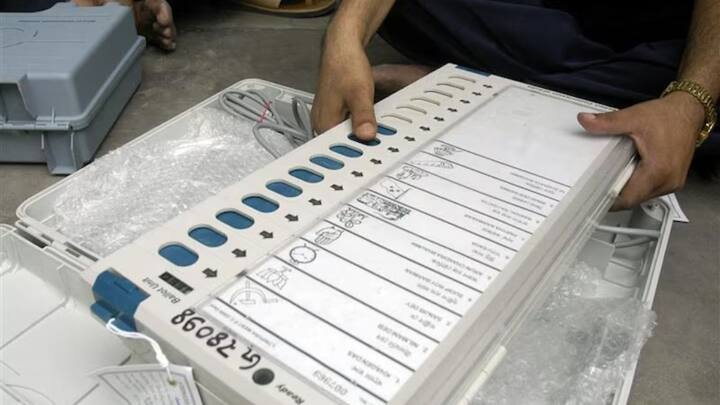 The Election Commission of Tamil Nadu has reported that 69.72% votes have been registered in Tamil Nadu in the recently concluded Lok Sabha elections Vote Percentage: தமிழ்நாட்டில் 69.72% வாக்குகள் பதிவு! இறுதி அறிக்கையை வெளியிட்ட தமிழ்நாடு தேர்தல் ஆணையம் - முழு விவரம்