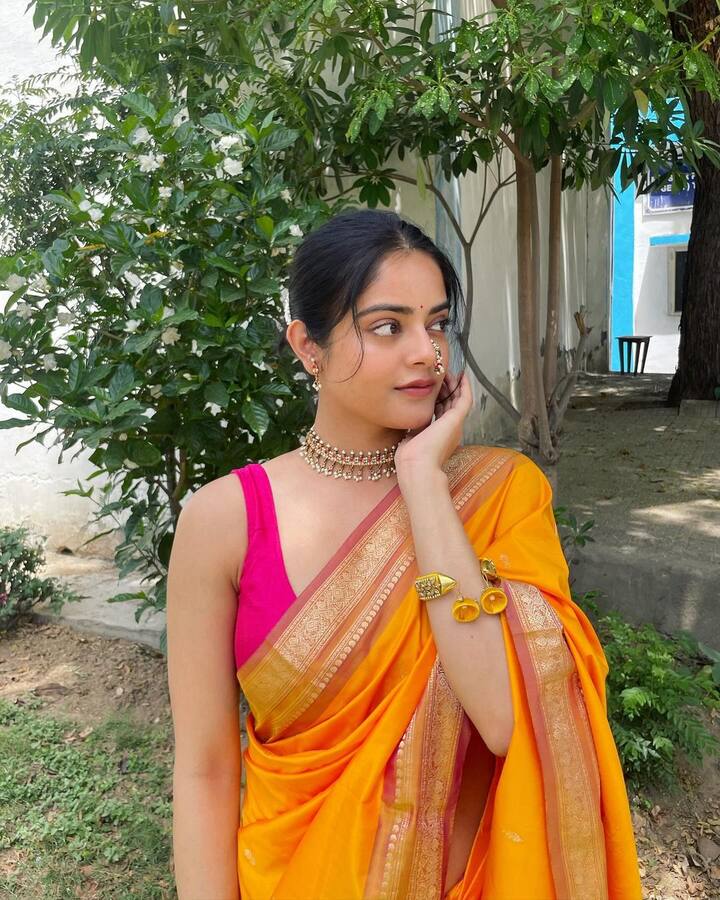 ‘లవర్‘ సినిమాతో తెలుగులోకి అడుగు పెట్టింది. Photo Credit: Riddhi Kumar/Instagram