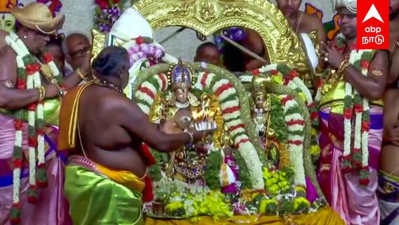 Madurai Meenakshi Thirukalyanam : மனமுருகி வேண்டிமாங்கல்யம் அணிந்த பெண்கள் திரளான திரண்ட பக்தர்கள்!