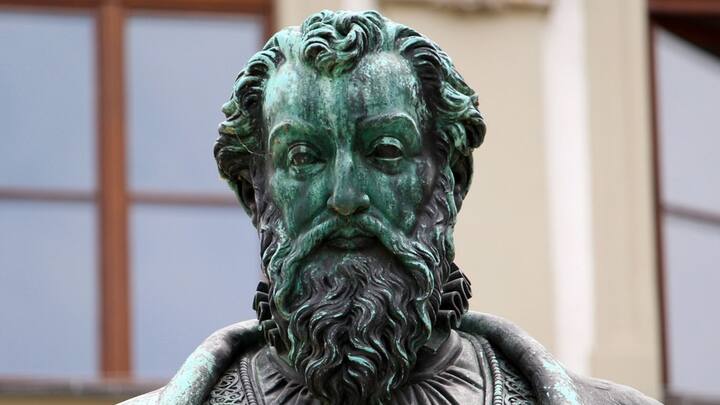 ফুগাহার প্রতিষ্ঠাতা হলেন জেকব ফুগাহা। দরিদ্র মানুষদের জন্য সহজলভ্য মাথা গোঁজার আশ্রয় গড়ে দেওয়াই ছিল তাঁর লক্ষ্য। সেই মতো নামমাত্র ভাড়ায় আশ্রয়প্রদান শুরু করেন। আজও সেই রীতিই চলে আসছে। পিক্সাবে