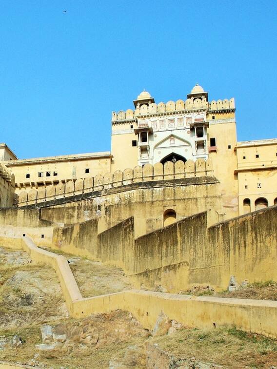 किसका है जयपुर का आमेर किला