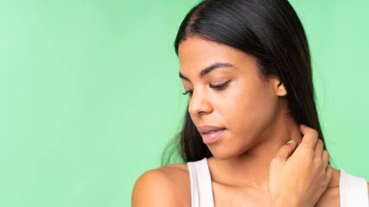 apply this thing on your neck before bathing and get rid of blackness Skin Care: नहाने के 15 मिनट पहले गर्दन पर लगा लें ये चीजें, कुछ ही दिनों में कालेपन से मिलेगा छुटकारा