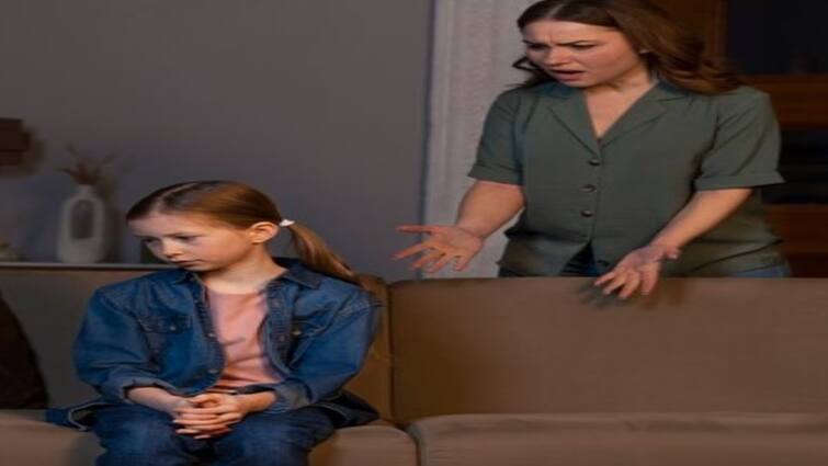 Parenting Tips: How To Handle Stubborn And Aggressive Child Parenting Tips: બાળક ગુસ્સામાં હોય ત્યારે માતાપિતાએ ક્યારેય ના કરવી આ ભૂલો