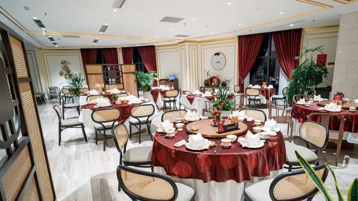 ভিয়েতনামের এই The Dolce হোটেলটি পাঁচতারা। সবমিলিয়ে হোটেলটি তৈরি করতে প্রায় ২০ কোটি ডলার খরচ হয়েছে। ছবি: হোটেল ডলচের ওয়েবসাইট থেকে সংগৃহীত।