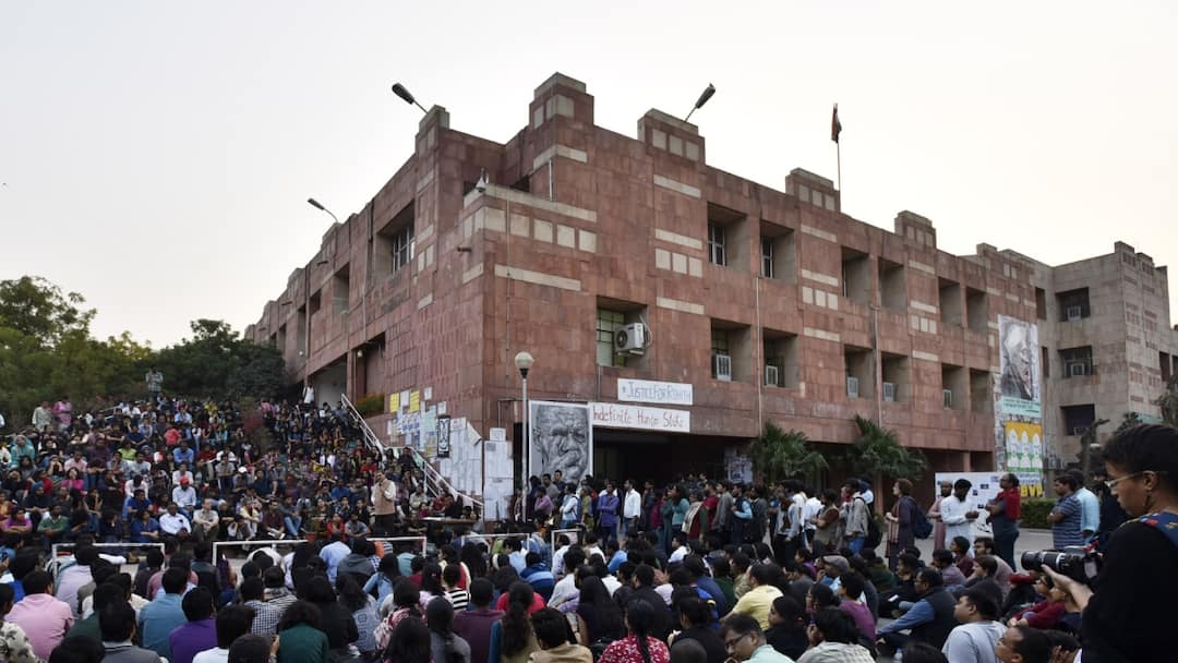 JNU vice chancellor santishree dhulipudi pandit says university facing freeloaders illegal students free food and residence JNU: 'जेएनयू में भरे हैं मुफ्तखोर, कैंपस में रह रहे कई अवैध छात्र', वीसी शांतिश्री ने क्यों कही ये बात?