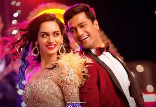 મિસ વર્લ્ડ બન્યા બાદ માનુષીએ 2022ની 'સમ્રાટ પૃથ્વીરાજ'થી બોલિવૂડમાં એન્ટ્રી કરી હતી, જેમાં અક્ષય કુમાર મુખ્ય ભૂમિકામાં હતા. આ ફિલ્મમાં અભિનેત્રી રાજકુમારી સંયોગિતાના રોલમાં જોવા મળી હતી. તે 220 કરોડના જંગી બજેટમાં બનાવવામાં આવી હતી. તેણે ભારતમાં માત્ર 68.25 કરોડની કમાણી કરી શકી હતી અને ડિઝાસ્ટર સાબિત થઈ હતી.