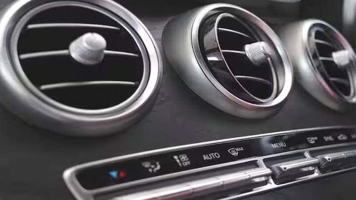 Car Air Conditioner: ઘણીવાર લોકો એ વાતને લઈને મૂંઝવણમાં હોય છે કે કારમાં એસી ચલાવવામાં કેટલું ઇંધણ વપરાય છે. આ અંગે ઘણા લોકો જુદા જુદા દાવાઓ કરે છે.