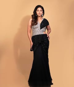 Heroine Anjali Latest Photos : బ్లాక్ శారీలో అందంగా ముస్తాబైన అంజలి.. వయసు పెరిగే కొద్ది ఫిట్​నెస్​ మీద ఫోకస్ పెడుతున్న బ్యూటీ