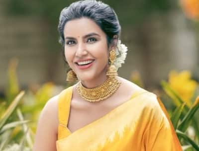 புடவையில் தேவதை போல மின்னும் பிரியா ஆனந்த் லேட்டஸ்ட் புகைப்படங்கள் வைரலாகி வருகிறது