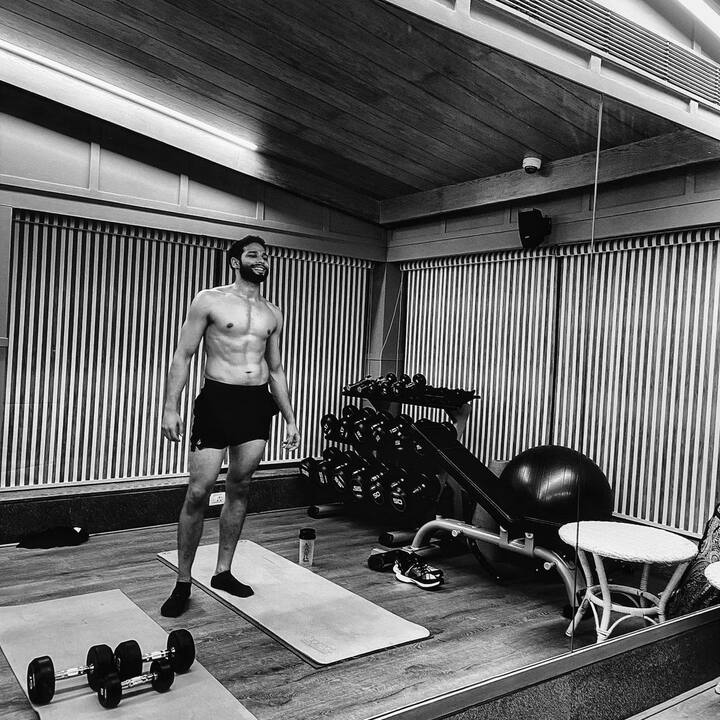 Siddhant Chaturvedi seen enjoying his me time at the gym making us drool over his abs.