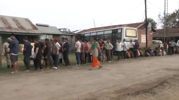 Repolling has started in 11 polling stations affected by violence in Inner Manipur constituency lok sabha election 2024 Manipur Repolling: பலத்த பாதுகாப்புடன் மணிப்பூரின் 11 வாக்குச்சாவடிகளில் மறுவாக்குப்பதிவு தொடங்கியது..