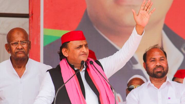 कन्नौज से बीजेपी के उम्मीदवार और मौजूदा सांसद सुब्रत पाठक के खिलाफ समाजवादी पार्टी ने तेज प्रताप यादव को उतारा है. अखिलेश यादव के चचेरे भाई हैं तेज प्रताप यादव.