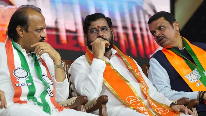 Shiv Sena and NCP are fighting in Nashik Lok Sabha constituency now BJP is also involved Mahayuti Seat Sharing Maharashtra politics Marathi News Nashik Lok Sabha : भुजबळांच्या माघारीनंतरही महायुतीत नाशिकचा गुंता सुटेनाच, शिवसेना-राष्ट्रवादीच्या वादात भाजपची पुन्हा उडी