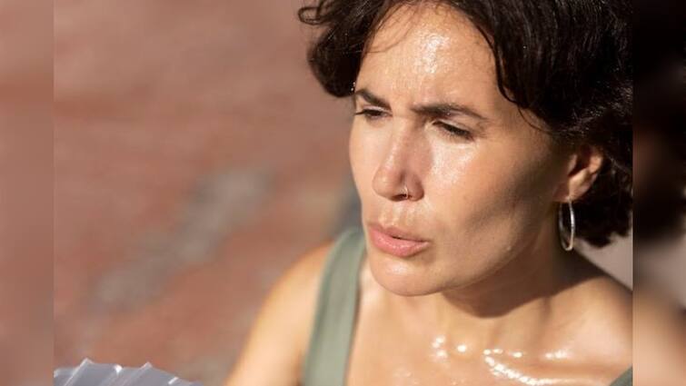 Sweating: आखिर क्यों शरीर से निकलने लगता है पसीना? जानें ज्यादा पसीना आने के क्या होते हैं नुकसान