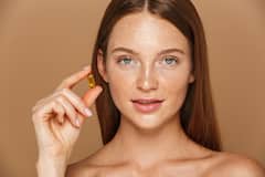 Skin Care: चेहरे पर विटामिन सी का इस्तेमाल करने से पहले जान लें ये जरूरी बात, वरना हो सकता है नुकसान