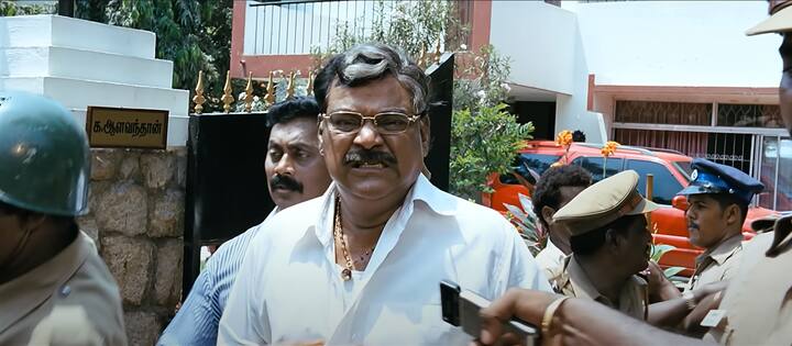 படத்தில் கோட்டா சீனிவாச ராவ் சொல்லும் வசனம் இன்று பார்த்தாலும் நகைச்சுவையாக இருக்கும். “தமிழ் பேப்பர் ஆபீஸ்தானே இது... அப்புறமென்ன இங்கிலீசு பேசுற தமிழ்ல பேசு” போன்ற காட்சிகள் சிறப்பாக இருக்கும்.