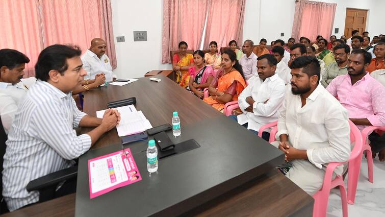 BRS Working president KTR assures sircilla cadre to support in upcoming Lok sabha elections 2024 KTR Comments: మహిళలకు ఫ్రీ బస్సు తీసేస్తారట - కేటీఆర్, మే 10న అక్కడ కేసీఆర్ రోడ్‌ షో