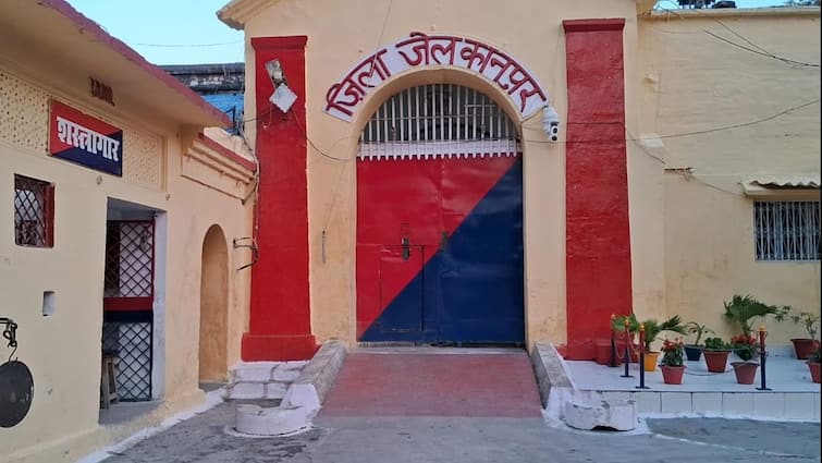 UP board Result 2024 Kanpur Jail Four prisoners won board exams passed good marks 10th and 12th ann UP board Result 2024: यूपी बोर्ड परीक्षा में चार कैदियों ने मारी बाजी, अच्छे नंबरों से हुए पास