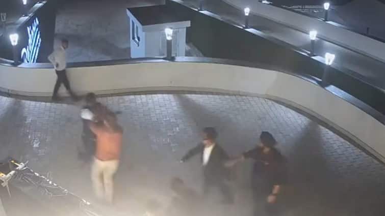 Watch  Businessman thrown from roof of 5 star hotel, seriously injured, video goes viral Watch: पैर छूकर माफी मांगी, फिर भी नहीं पसीजा 5 स्टार होटल के स्टाफ का दिल, पीट-पीटकर मारा, छत से फेंका
