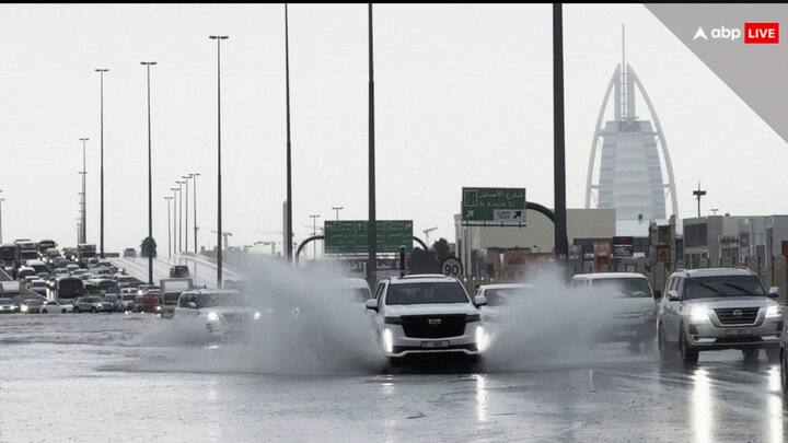 Heavy Rainfall Alert In Saudi UAE countries issues weather warnings braces for heavy rainfall Heavy Rainfall Alert In Saudi: दुबई में जलप्रलय! UAE के मौसम विभाग ने फिर जारी की चेतावनी, जानें क्या हैं तैयारियां