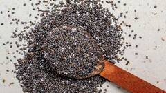 Chia Seeds : वजन कमी करण्यासाठी करा चिया बियाण्यांचे सेवन; जाणून घ्या त्यामागचे सत्य!