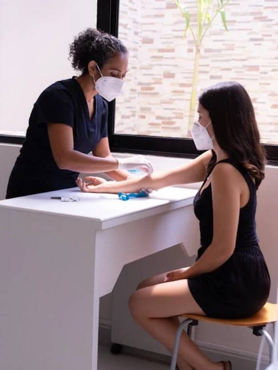 किसी भी ब्लड टेस्ट के लिए हाथ से ही खून क्यों निकालते हैं?