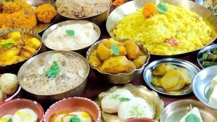 কতক্ষণ ভগবানের সামনে নৈবেদ্য রাখা উচিত? ভগবানকে খাবার দেওয়ার সময় মনে রাখতে হবে কতক্ষণ নৈবেদ্য ভগবানের সামনে রাখতে হবে।